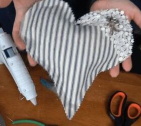 5 sencillos pasos para crear corazones de tela sin coser con materiales de desecho, Coraz n de tela