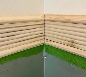 bricolaje cmo instalar molduras de madera estriadas en la pared