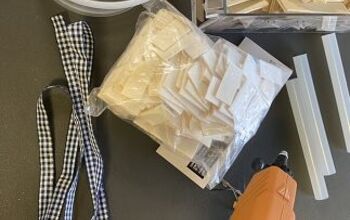 Cómo convertir un recipiente de yogur en una maceta decorativa