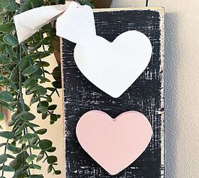 cartel de san valentn rstico y reciclado, corazones r sticos y planta colgante