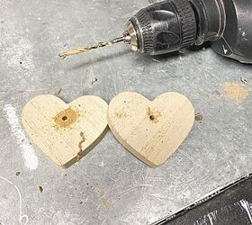 borlas de madera con forma de corazn, corazones de madera con agujeros