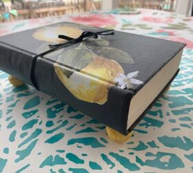 los limones frescos hacen un limpio atril para libros