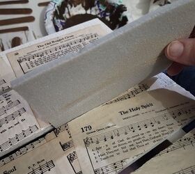 reutiliza viejos himnarios en este creativo proyecto con palets