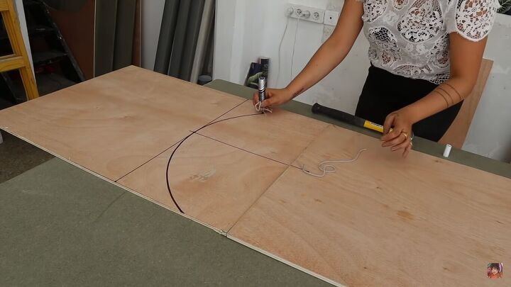 how to make a funky diy couch out of pool noodles, Drawing a curve