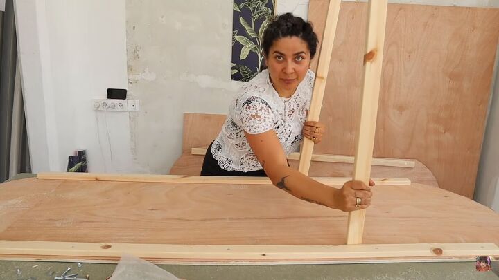 how to make a funky diy couch out of pool noodles, Adding the height