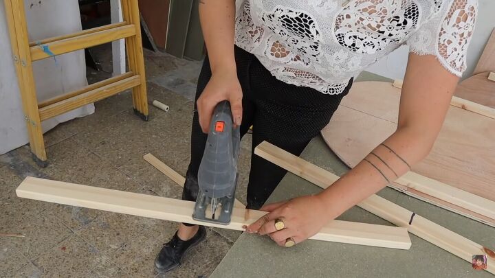 how to make a funky diy couch out of pool noodles, Cutting the beams to length