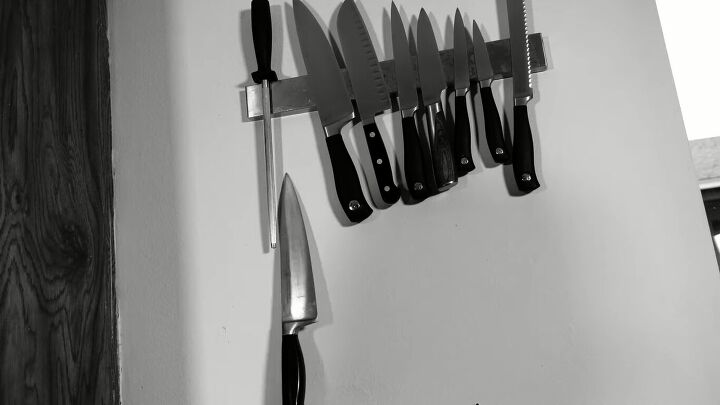 how to do a 70s old kitchen cabinets makeover on a budget, Magnet knife rack