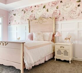 crea una pared de acento floral con tablas y listones