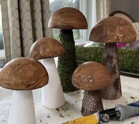 cmo hacer musgo mushroom home decor, Cinco setas hechas con conos y medias bolas de poliestireno