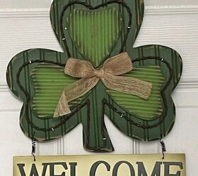 sencillo cambio de decoracin diy para el da de san patricio, Un cartel de bienvenida del D a de San Patricio