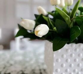 sencillo arreglo floral de primavera en 3 pasos, Sencillo Arreglo Floral de Primavera en 3 Pasos con Tulipanes Blancos