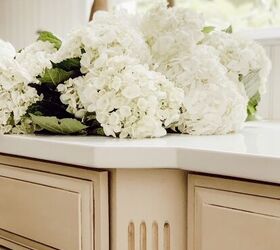 cmo crear un centro de mesa con hortensias, fregadero lleno de flores
