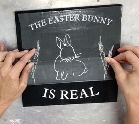el conejo de pascua es real vdeo, Retirar la cinta de transferencia del cartel Easter Bunny is real
