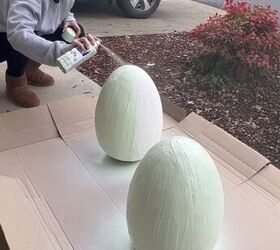 diy huevos de pascua gigantes grandin road dupe, Huevos de Pascua de bricolaje para porche gigante