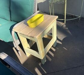 Una mesa auxiliar de exterior para dar color o refrescarse