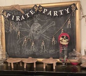 cena de cumpleaos con temtica pirata, Decoraci n de pizarra con tem tica pirata