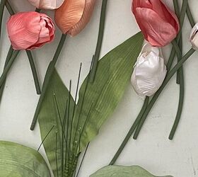 hagamos una sencilla corona de tulipanes para la primavera, Tulipanes de imitaci n arrancados de sus tallos