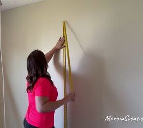 diy pared de listones con luces led