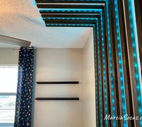 diy pared de listones con luces led