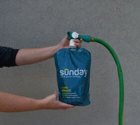 grow the best lawn in the neighborhood with sunday, Attaching the lawn treatment to the hose