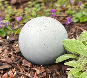 esfera de jardn de hormign fcil de hacer, Las marcas verticales que se ven en el hormig n son de gotas de lluvia