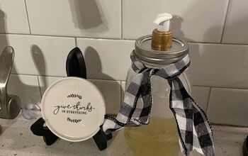 Farmhouse Friday: Mason Jar Soap Dispenser