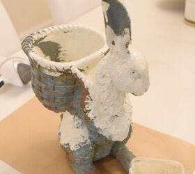 conejito para tu mesa de primavera, Aplicando pintura de leche al conejito