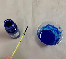servilleteros de hormign diy para entretenimiento al aire libre, pigmento azul en un palillo junto a la resina para el dise o floral