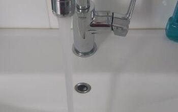 What could be a reason that there is no cold water in the sink?