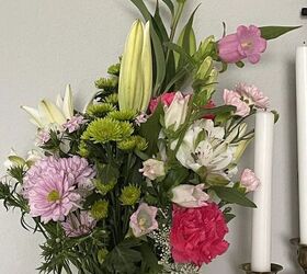 sorprende a tus vecinos con una cesta del primero de mayo, Un arreglo de flores de primavera