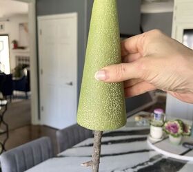 la mejor manera de hacer un topiario de aceitunas de imitacin fcil de hacer, Colocar el cono de espuma de poliestireno en la parte superior de la rama