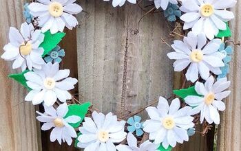 Create a DIY Happy Daisy Wreath in 30 Minutes