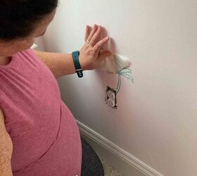 Cómo instalar una pared decorativa de calcomanía removible en el cuarto del bebé