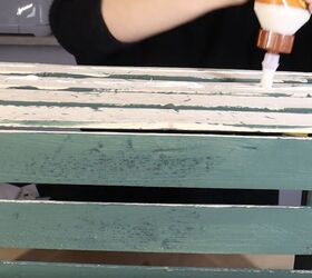 Easy woodworking project for beginners: wooden crate shelf