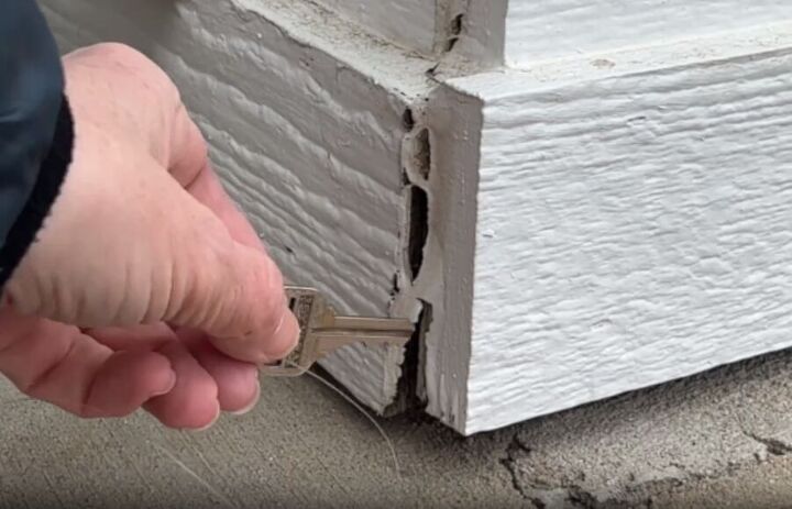 Place a key in outdoor cracks