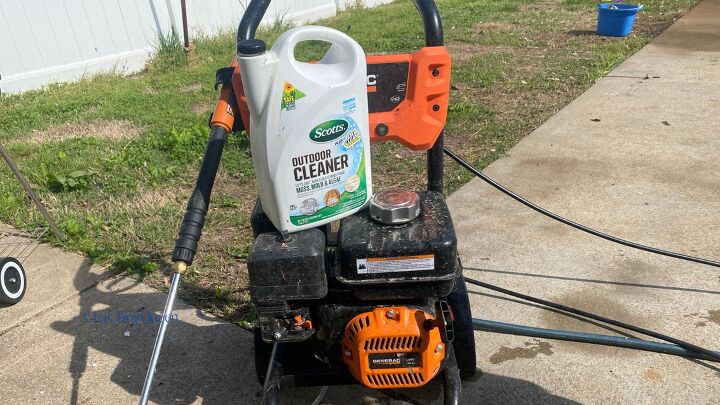 a simple guide to pressure washing siding