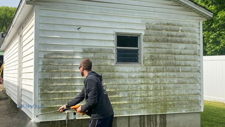 a simple guide to pressure washing siding