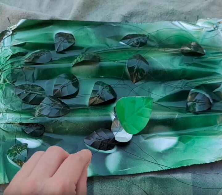 Painting the other side of the leaf green