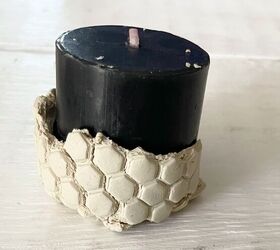 vela votiva de abeja hecha con una agarradera