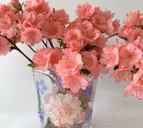 vaso de cristal con flores prensadas planchadas