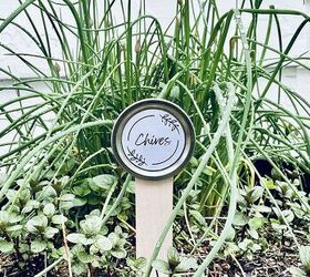 Cómo hacer marcadores de plantas para el jardín con tapas de tarros de conserva