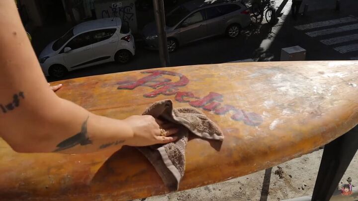 how to paint a surfboard with spray paint, Applying acetone with a rag
