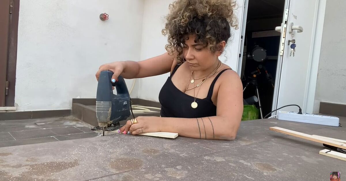 5 Quick Steps to a DIY Magazine Rack That Looks Professionally Made ...