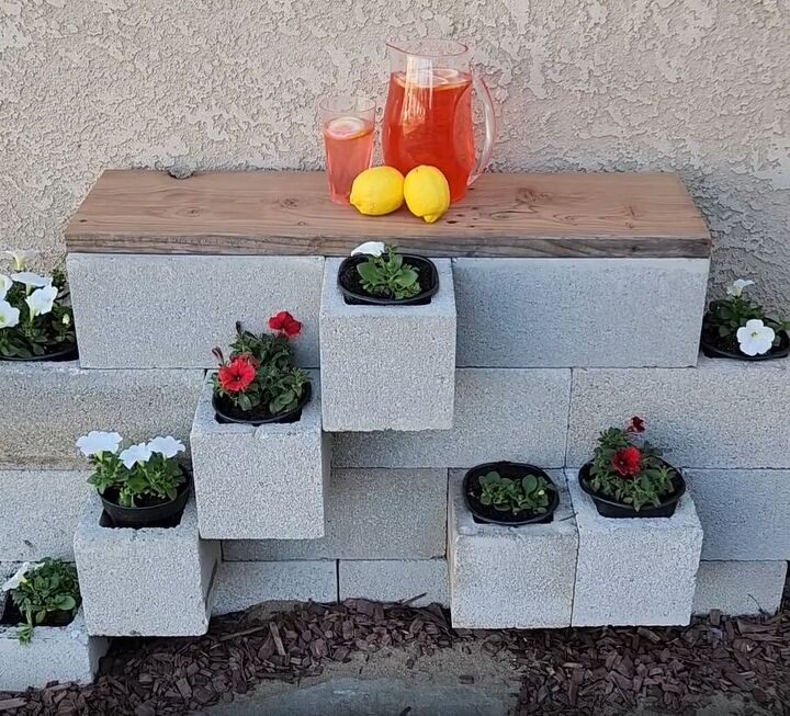 Creative landscaping ideas - Cinder block bar and planter