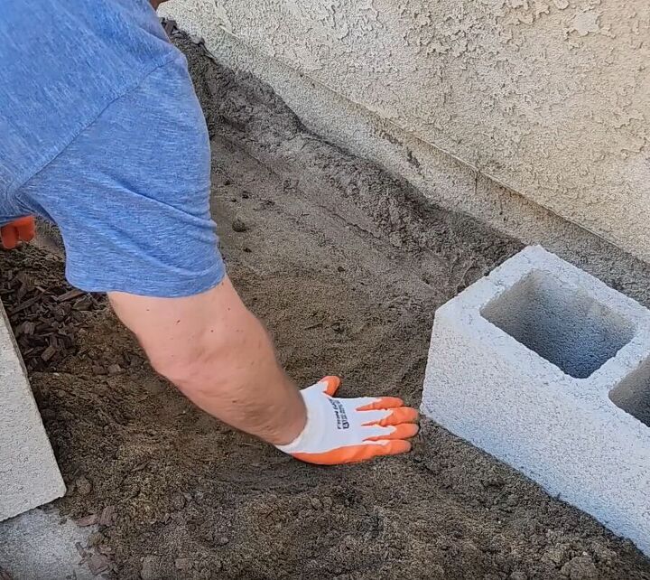 How to make a homemade plant display with cinder blocks