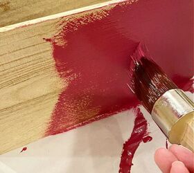 upcycle de cajas de madera de 1 dlar, Actualizar una caja de madera inacabada con pintura
