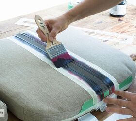 pinta tela de saco de grano vintage directamente sobre los cojines de tu silla