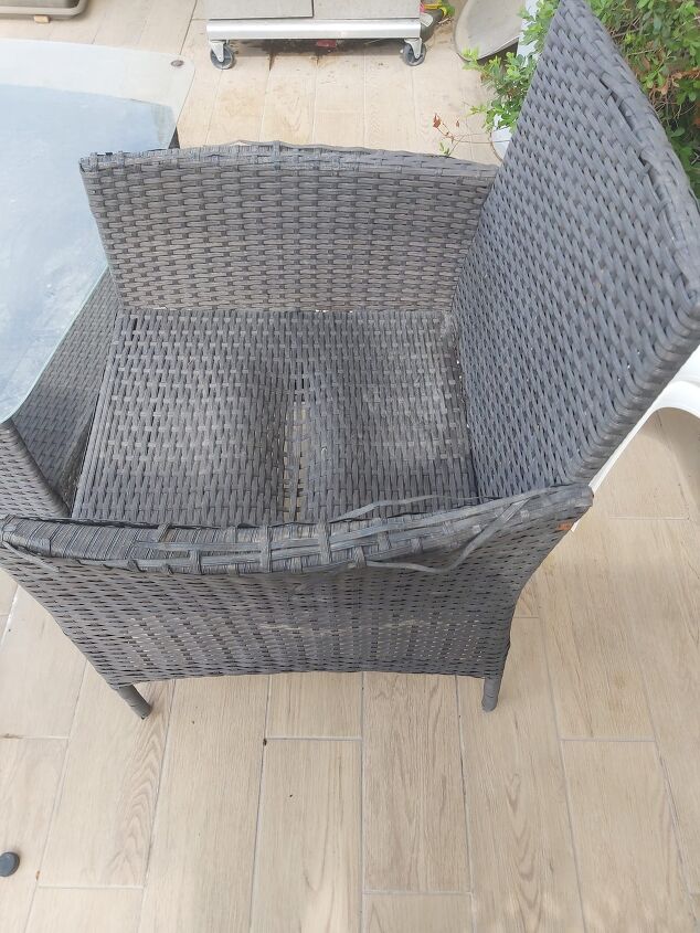 How to restore outdoor wicker furniture â