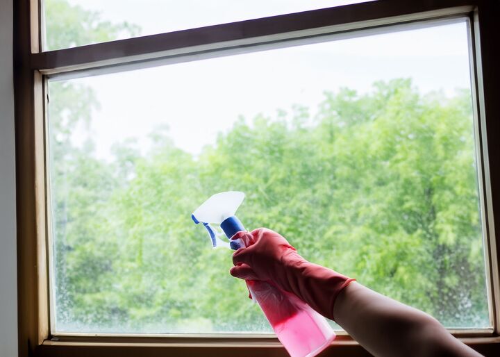 how to clean cloudy glass windows