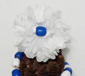 guirnalda de cuentas de madera azul y blanca diy, flor de papel de seda blanco con centro de cuentas azules
